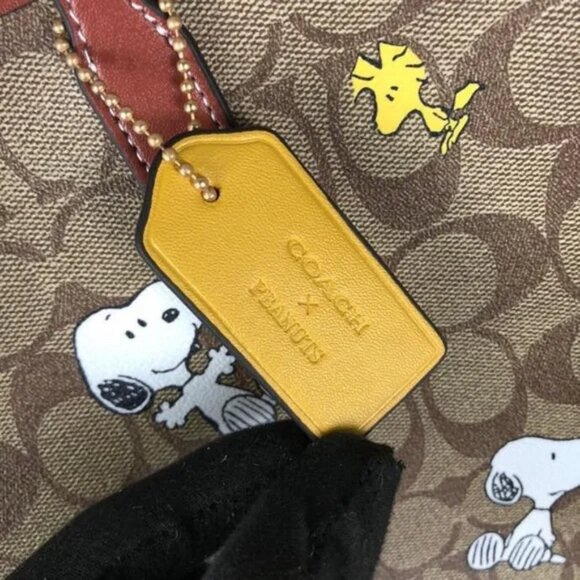 NWT Coach Snoopy Woodstock City Tote - Picture 4 of 9